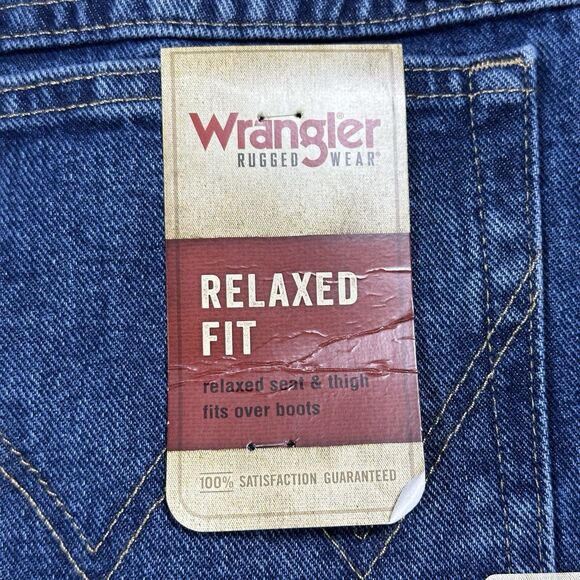 NEW Wrangler Men’s 48x36 Jeans Rugged Wear Regular Fit Relaxed Medium Wash - Picture 4 of 16